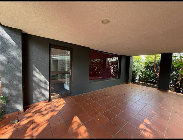 986M² BUILDING FOR SALE IN PAULSHOF